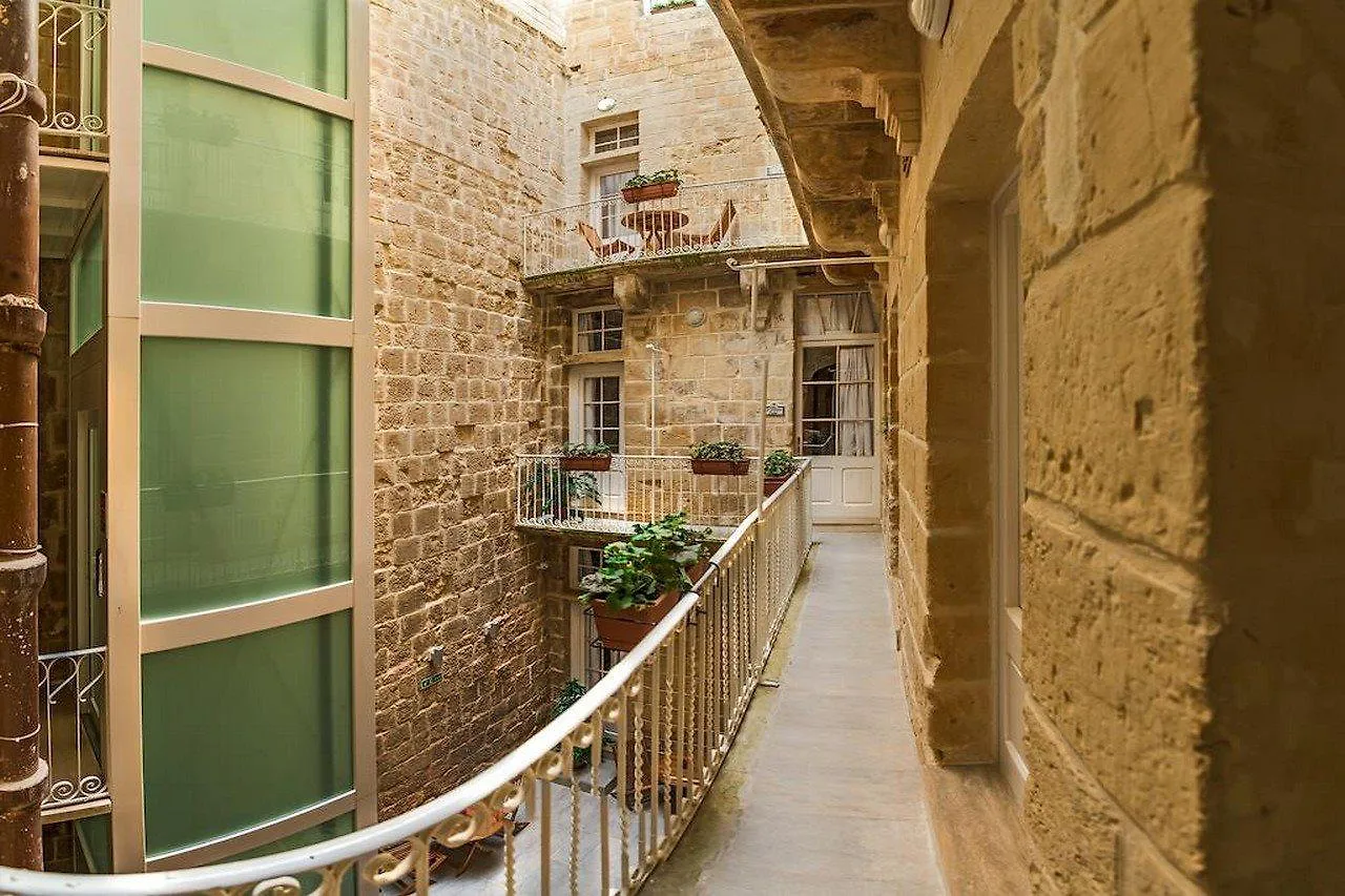 Valletta Merisi Suites 2*,